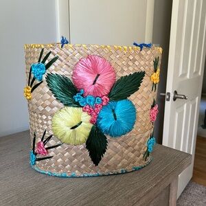 Straw beach tote